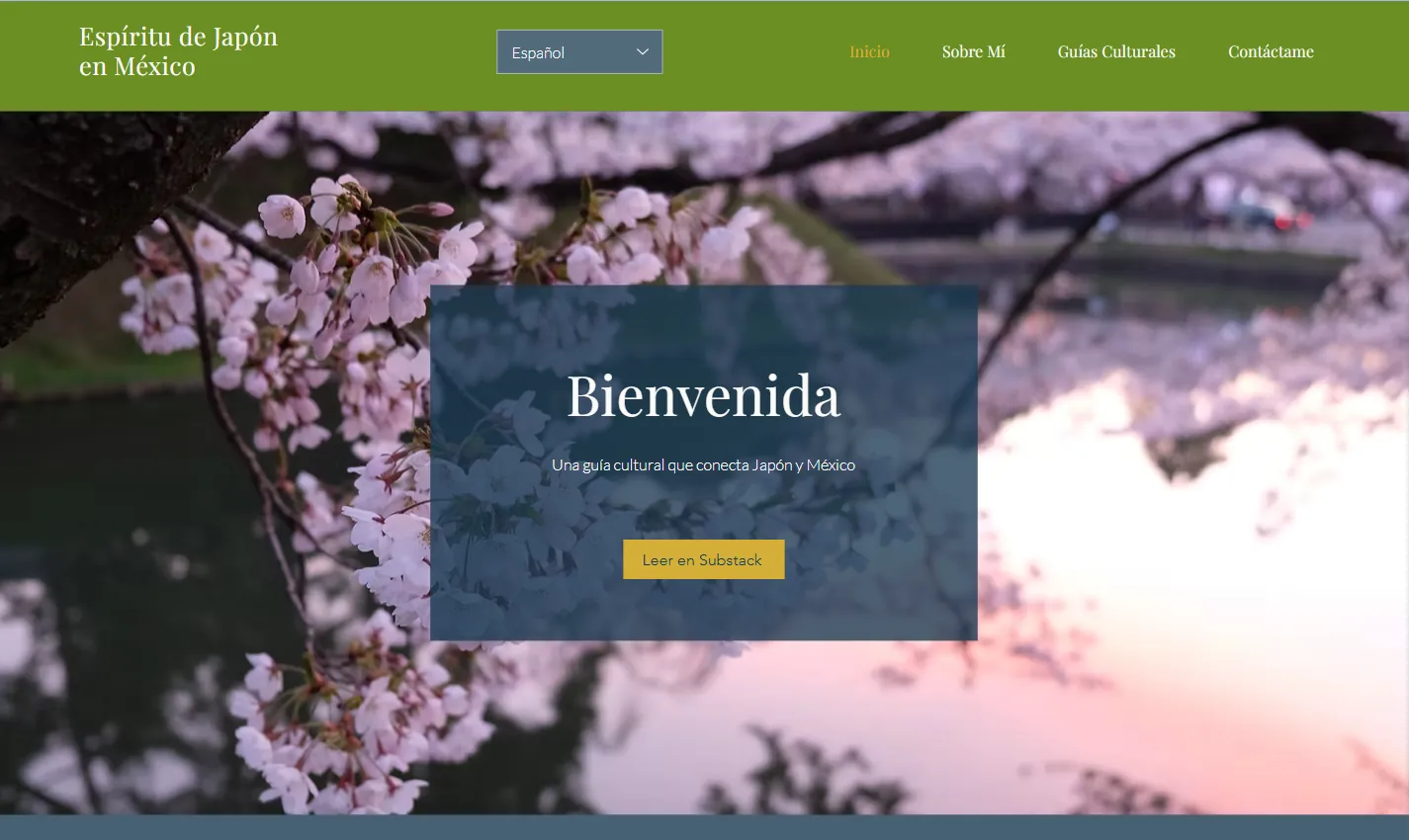 Espíritu de Japón en México のサイトのトップ画面。ネイビーと金の落ち着いた配色